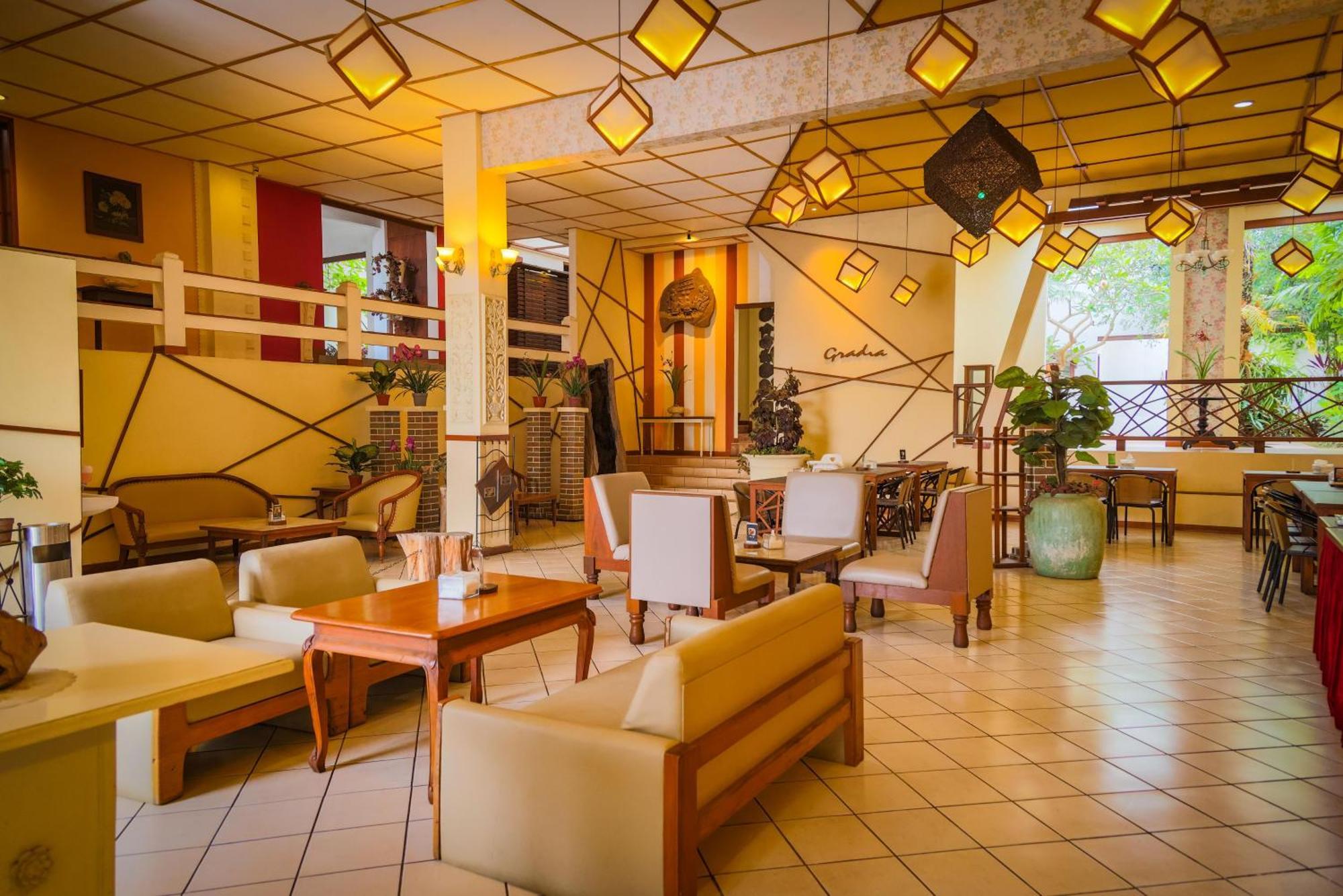 באטו Family Hotel Gradia 2 מראה חיצוני תמונה